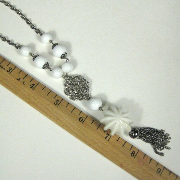 Laguna Y Shaped Necklace 18 in Tassel Silvertone Chain MOD  Vintage 1960s Choker - Picture 2 of 6